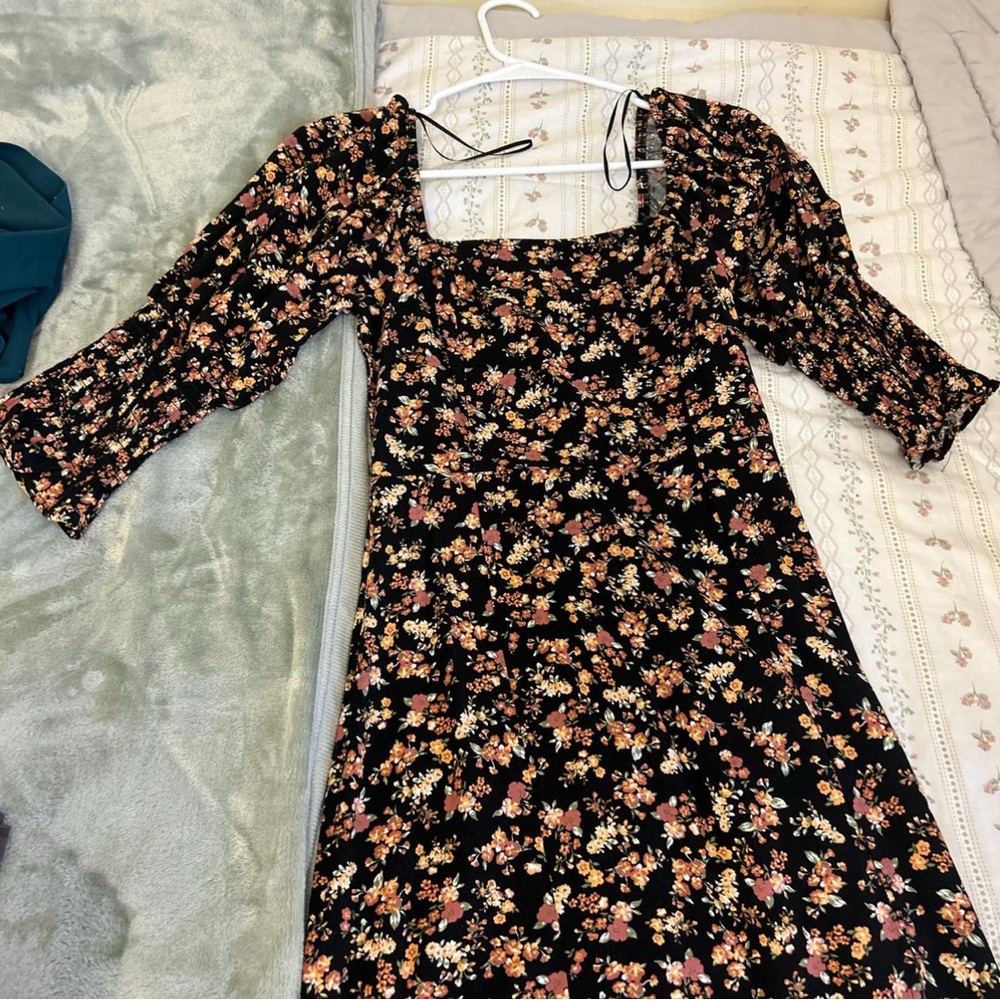 Francesca’s NWOT floral dress